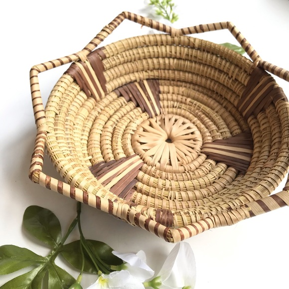 Decorative Woven Straw Wicker Basket - Picture 2 of 6